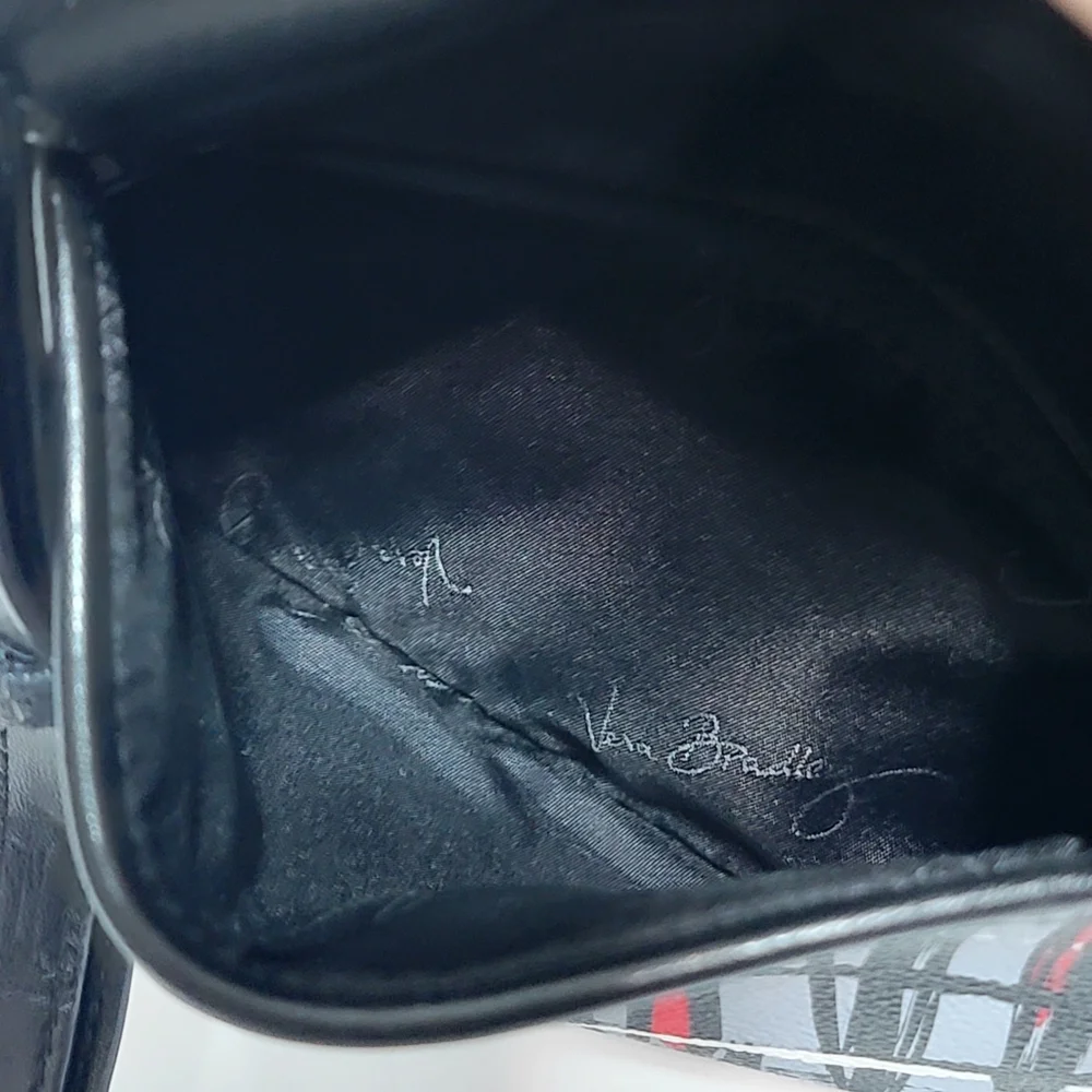Vera‎ Bradley Stylish Black and Red Crossbody Bag P195